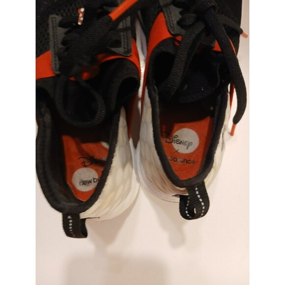 Disney Minnie Mouse Women's New Balance Running Sneakers Size 10 Black/Red - Picture 3 of 11